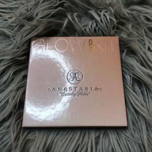 RARE ANASTASIA BEVERLY HILLS GLOW KIT
